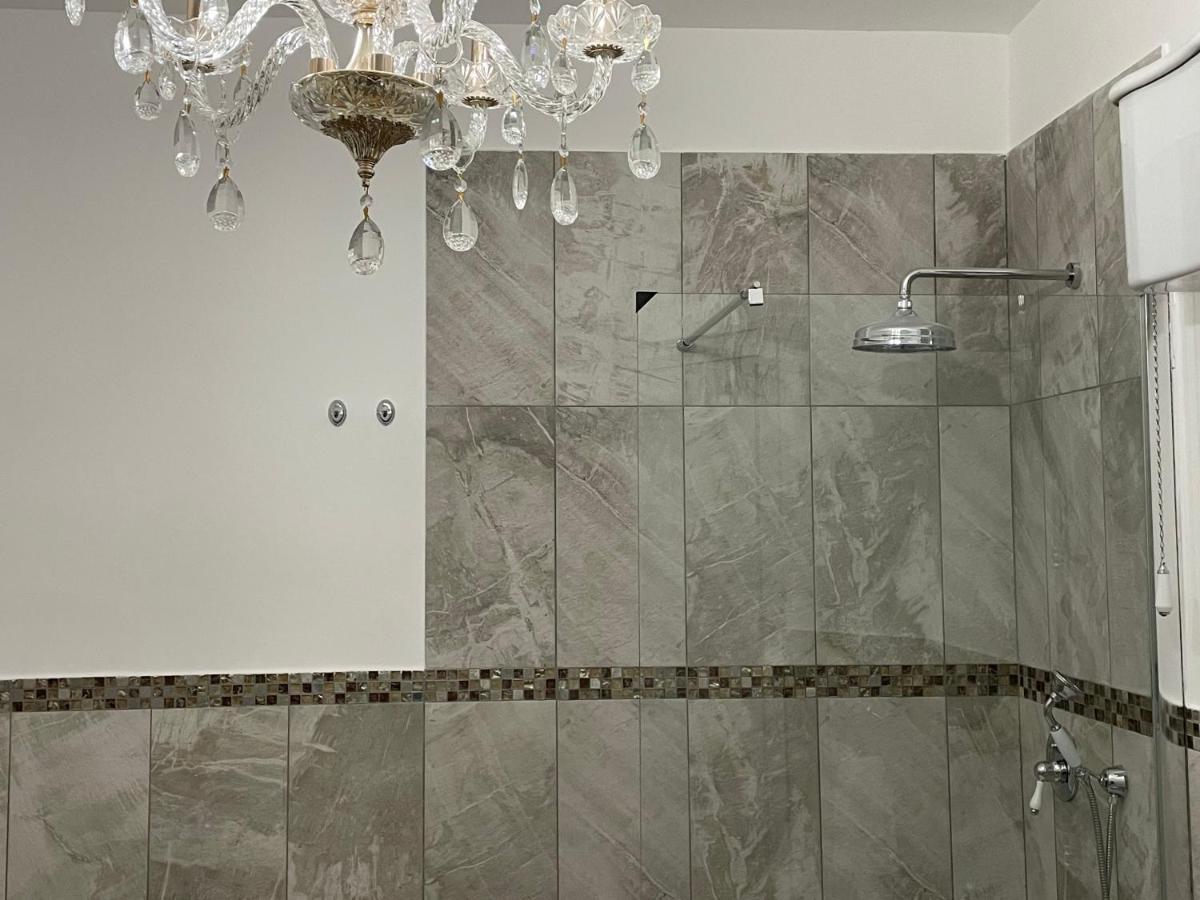 Luxury Villa Arianna Tarano エクステリア 写真